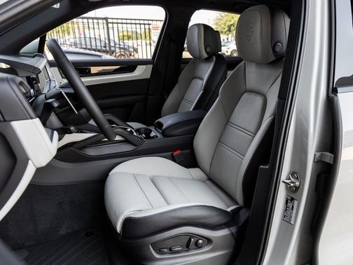 2025 Porsche Cayenne 