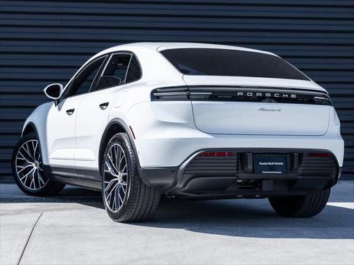 2024 Porsche Macan Base