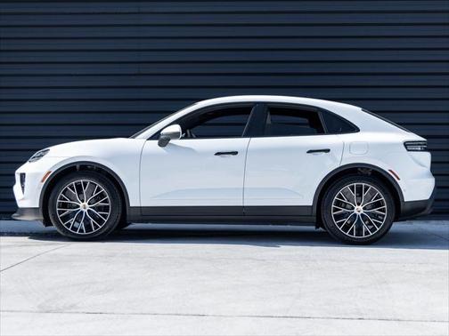 2024 Porsche Macan Base