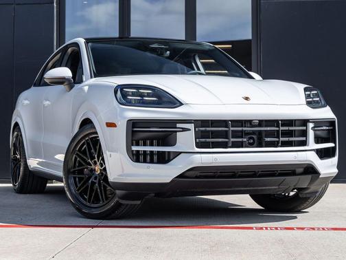 Carrara White Metallic 2026 Porsche Cayenne Cayenne