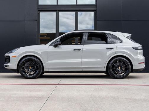 2022 Porsche Cayenne Turbo