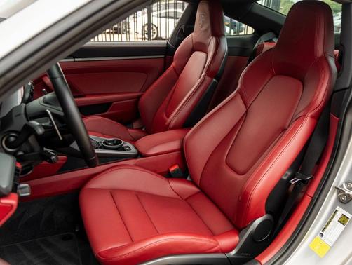 2021 Porsche 911 Carrera