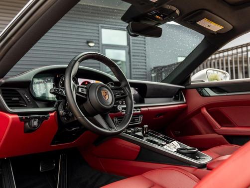 2021 Porsche 911 Carrera