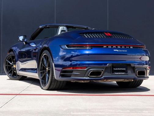 2022 Porsche 911 Carrera