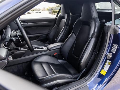 2022 Porsche 911 Carrera