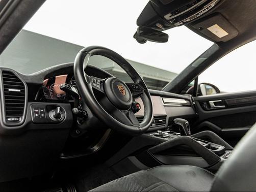 2022 Porsche Cayenne Turbo GT