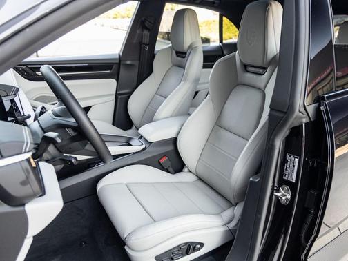 2025 Porsche Macan 4