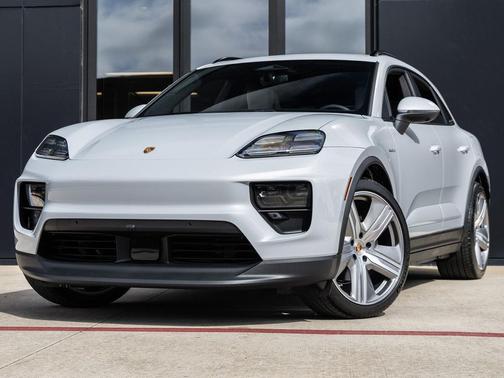 2026 Porsche Macan 
