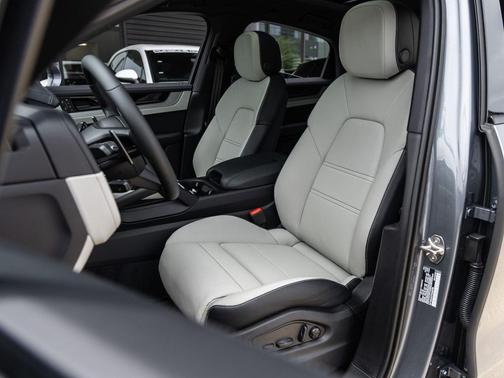 Vanadium Grey Metallic 2026 Porsche Cayenne Cayenne