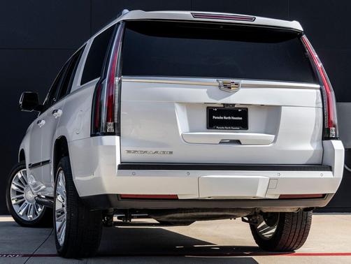 Crystal White Tricoat 2019 Cadillac Escalade Platinum