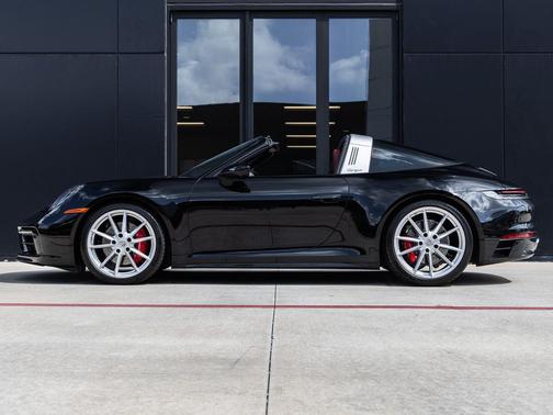 2024 Porsche 911 Targa 4S