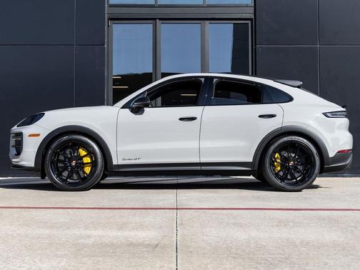 2026 Porsche Cayenne Turbo GT