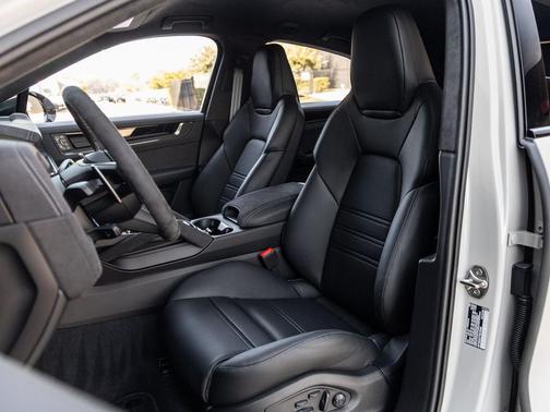 2026 Porsche Cayenne Turbo GT