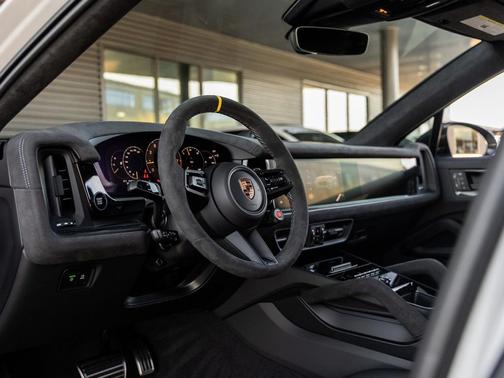 2026 Porsche Cayenne Turbo GT