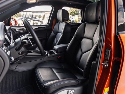2023 Porsche Macan T