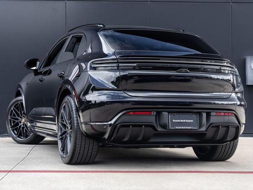 Jet Black 2026 Porsche Macan Macan Electric GTS
