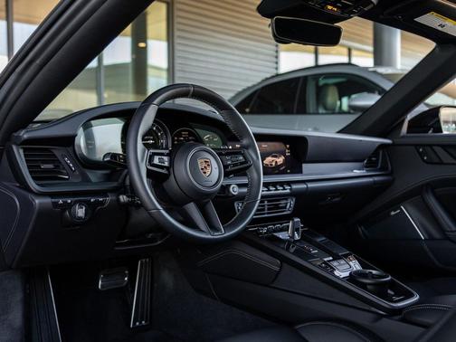 2024 Porsche 911 Targa