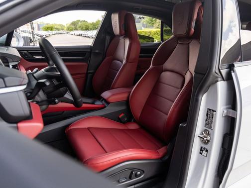 Ice Grey Metallic 2026 Porsche Macan Macan Electric