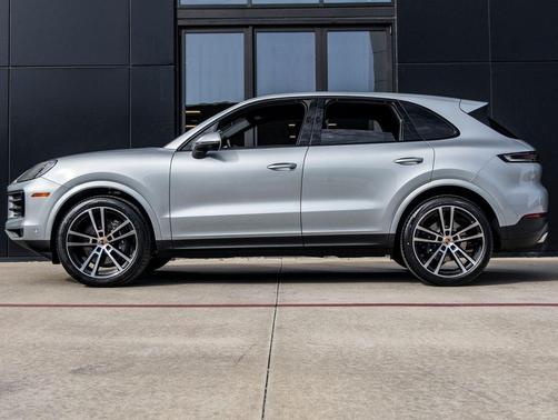 Dolomite Silver Metallic 2026 Porsche Cayenne Cayenne