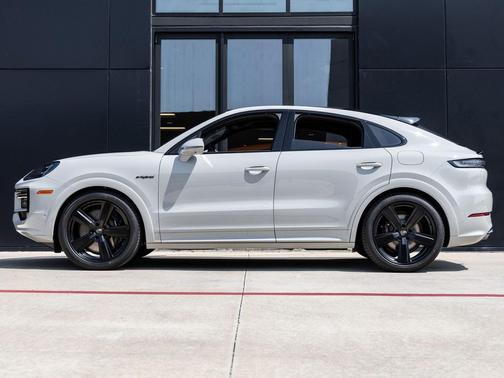 2025 Porsche Cayenne Turbo