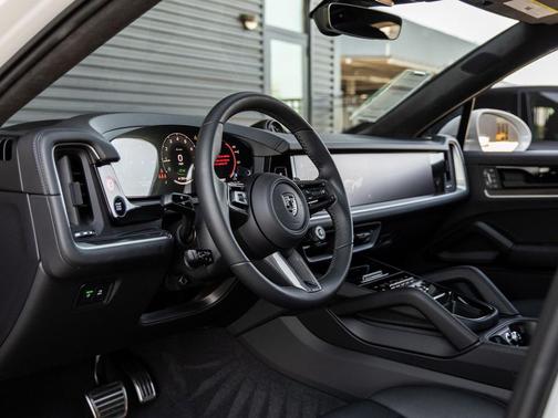 2025 Porsche Cayenne Turbo