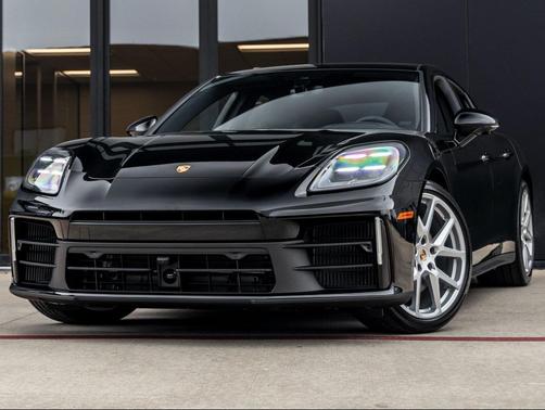2026 Porsche Panamera 4