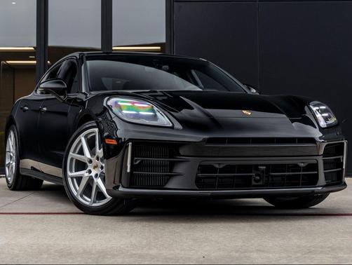 2026 Porsche Panamera 4