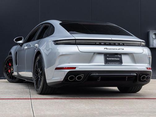 2026 Porsche Panamera GTS