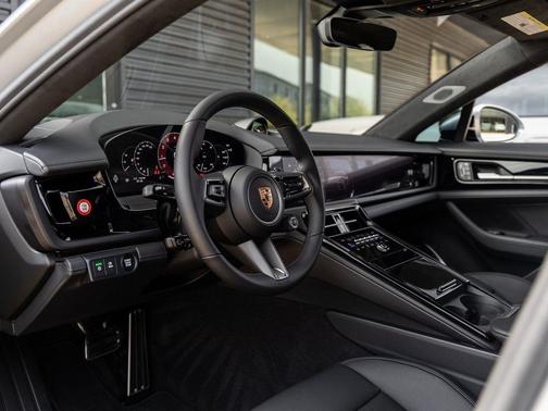 2026 Porsche Panamera GTS