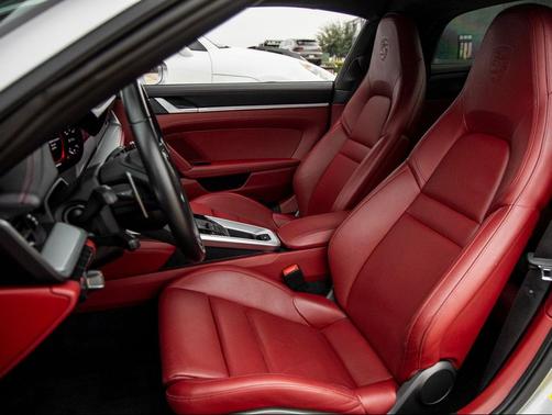 2022 Porsche 911 Targa 4