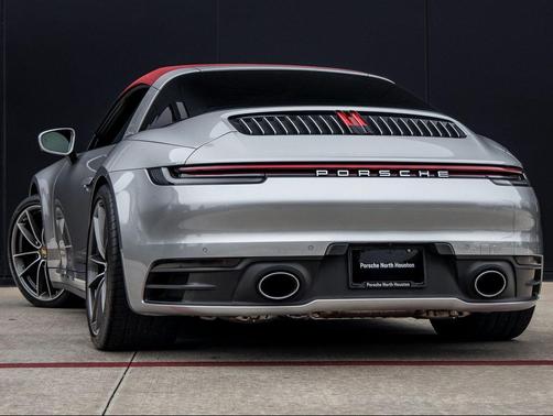 2022 Porsche 911 Targa 4