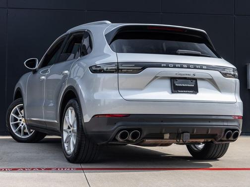Rhodium Silver Metallic 2019 Porsche Cayenne S