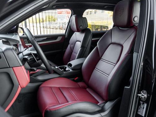 2025 Porsche Cayenne Cayenne