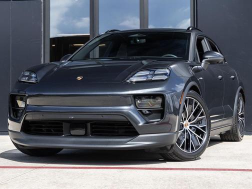 2026 Porsche Macan 4