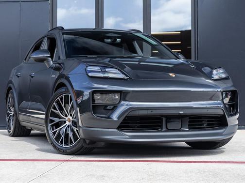 2026 Porsche Macan 4