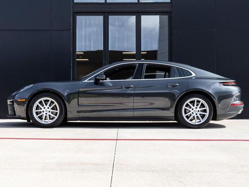 2025 Porsche Panamera 