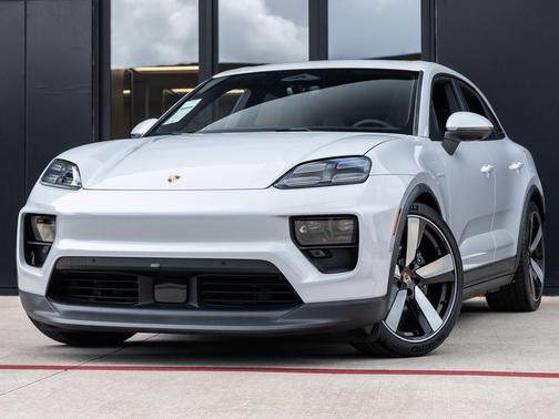 Ice Grey Metallic 2025 Porsche Macan Macan Electric 4