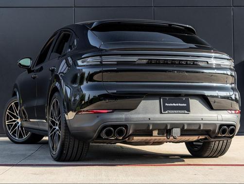 2025 Porsche Cayenne Base