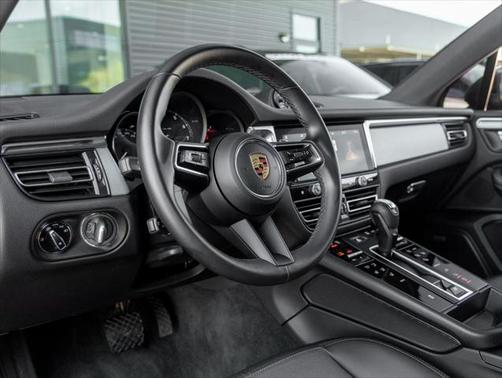 2022 Porsche Macan Base