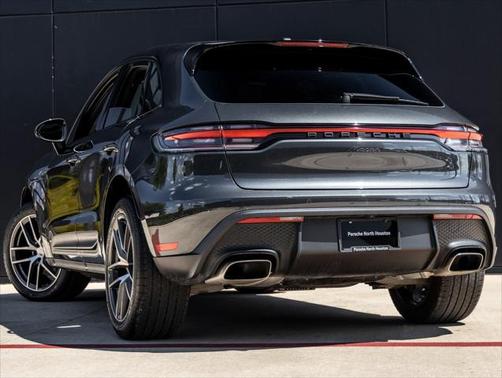 2022 Porsche Macan Base