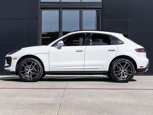 2026 Porsche Macan 