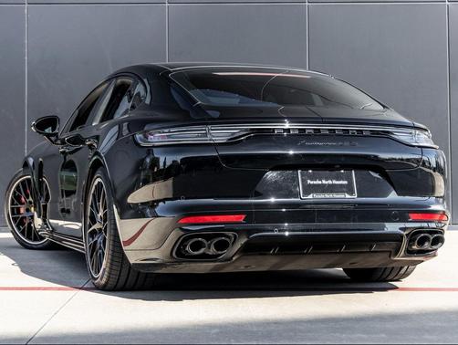 2023 Porsche Panamera GTS