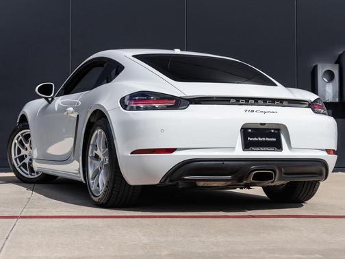 2021 Porsche 718 Cayman T