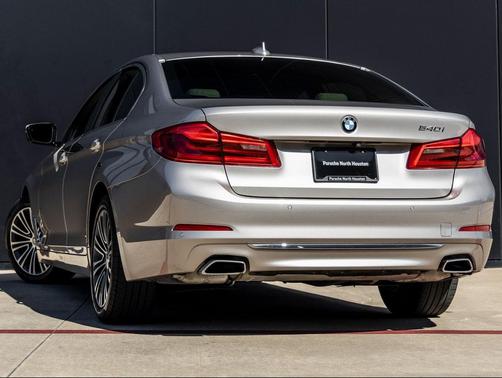 2019 BMW 540 540i