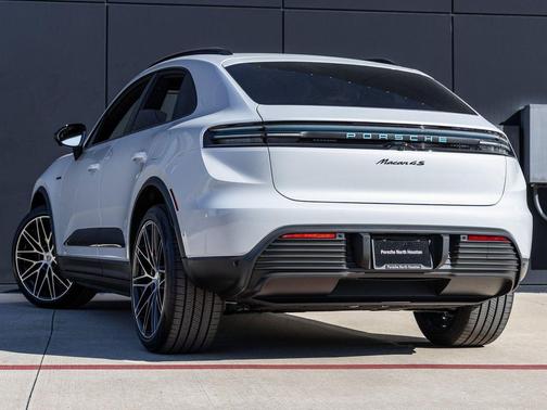 2025 Porsche Macan 4S
