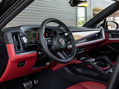 2025 Porsche Cayenne S