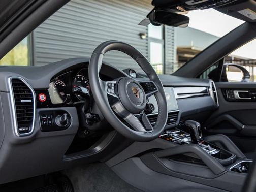 2022 Porsche Cayenne Cayenne