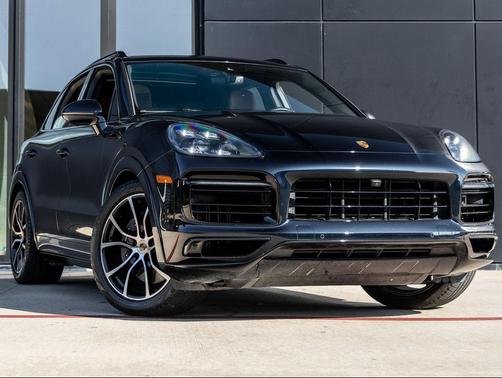 2023 Porsche Cayenne Platinum Edition