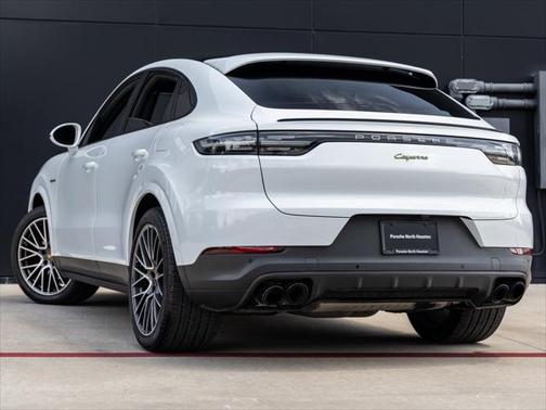 2022 Porsche Cayenne Platinum Edition
