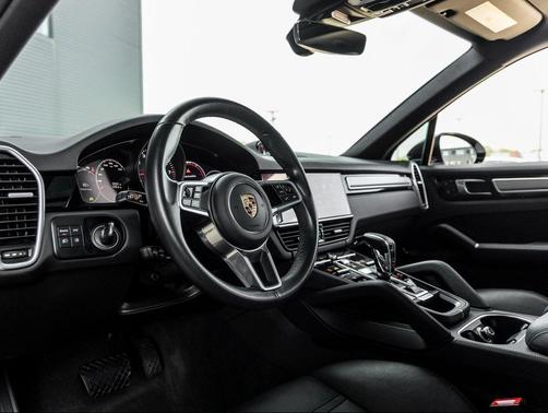 2023 Porsche Cayenne Platinum Edition